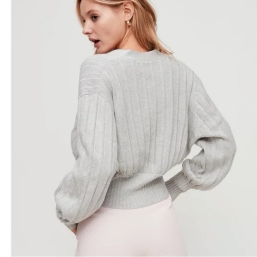 Aritzia Wilfred Grey Front Plunge (Thais) Cardigan Size S - Picture 3 of 9